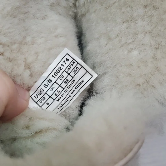 Ugg Australia Women Bailey I Do Wedding Bridal Short Sheepskin Boots shoes 8 - Picture 13 of 15